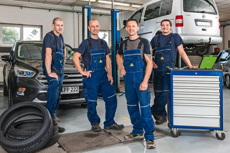 "Bild AC-AUTO-CHECK-Andre-Krueger-Team.jpg"